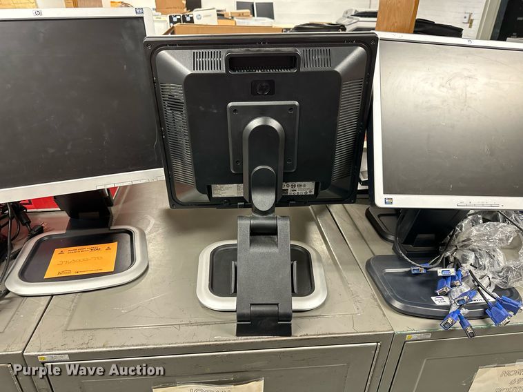 image for item NP9488 (10) HP monitors