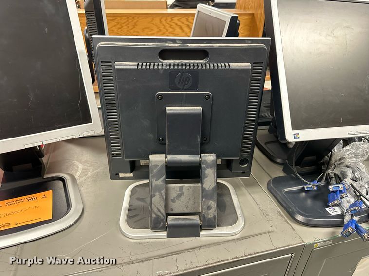 image for item NP9488 (10) HP monitors