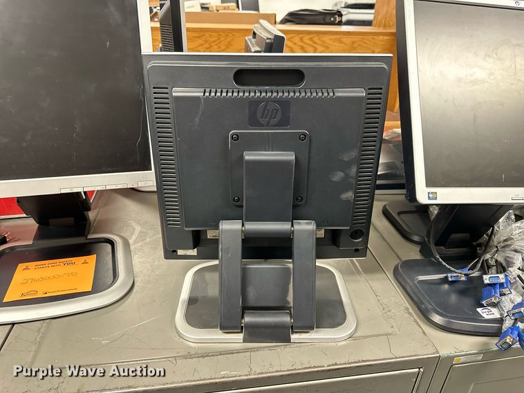 image for item NP9488 (10) HP monitors