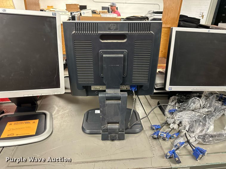 image for item NP9488 (10) HP monitors