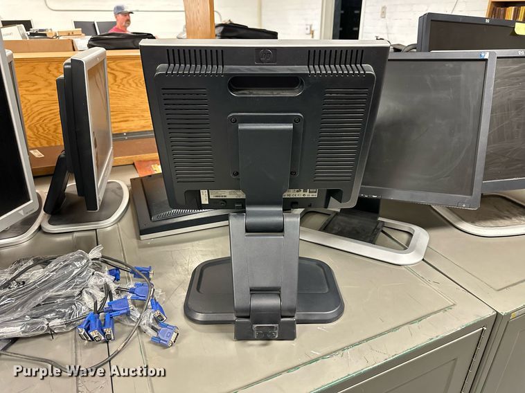 image for item NP9488 (10) HP monitors