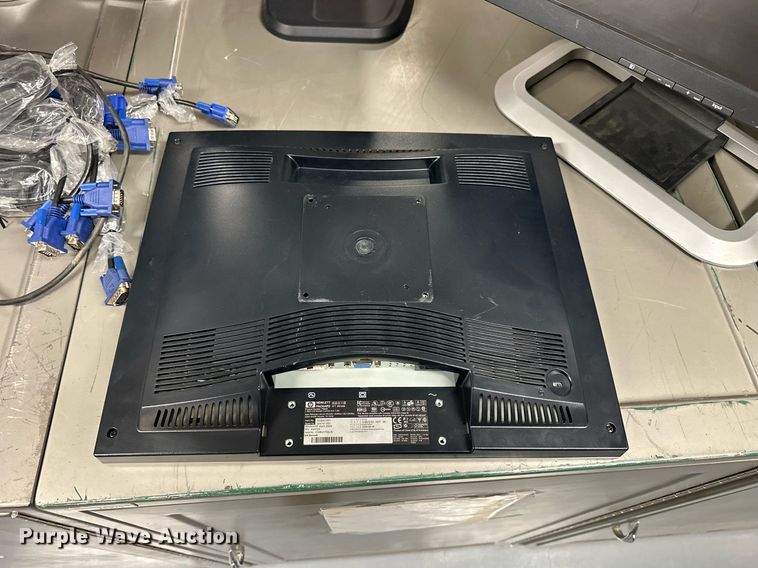 image for item NP9488 (10) HP monitors