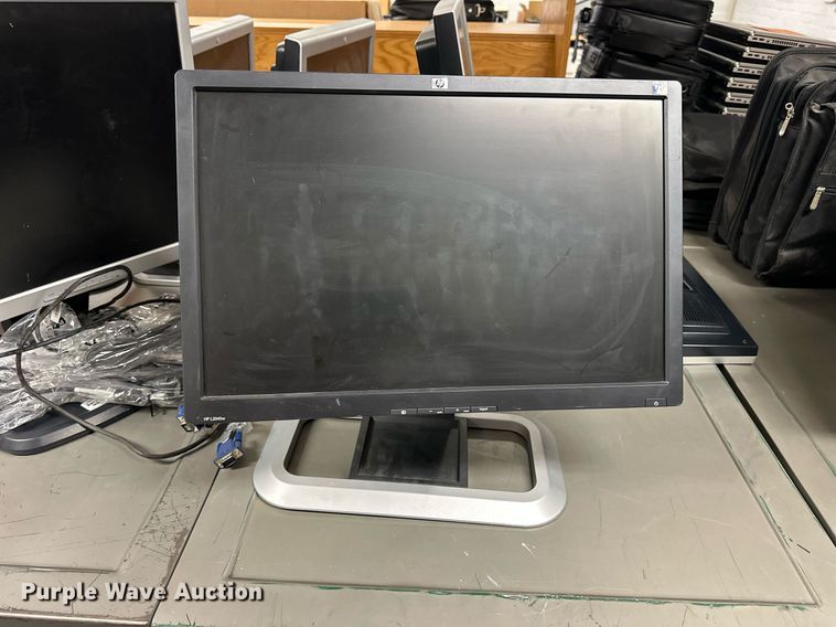 image for item NP9488 (10) HP monitors