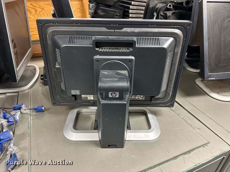 image for item NP9488 (10) HP monitors