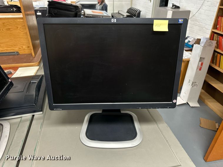 image for item NP9488 (10) HP monitors