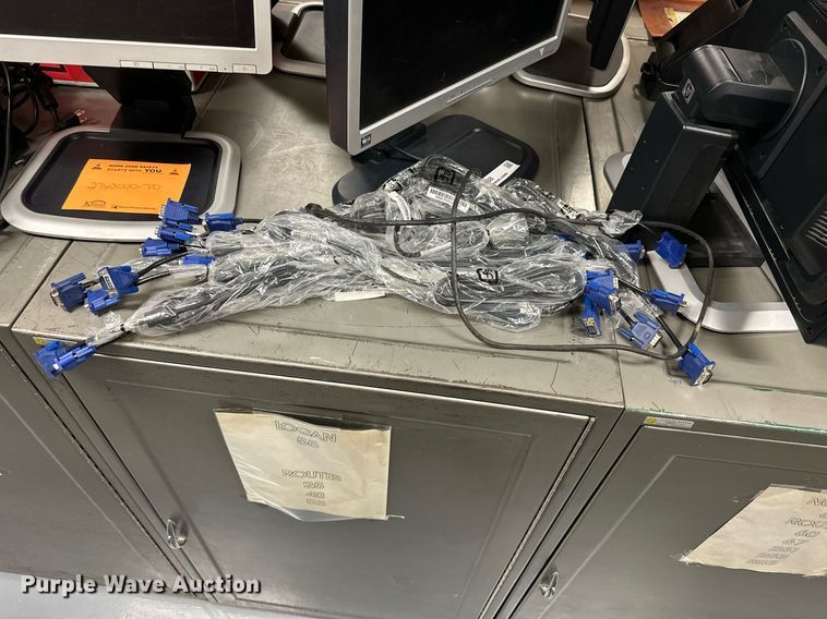 image for item NP9488 (10) HP monitors