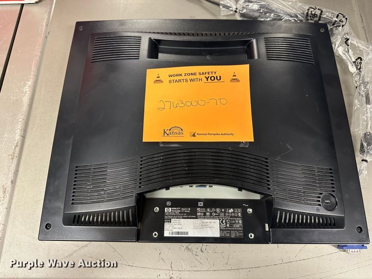 image for item NP9488 (10) HP monitors