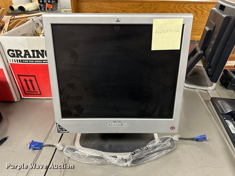 image for item NP9488 (10) HP monitors