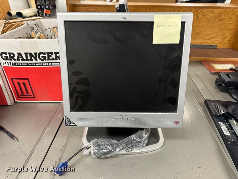 image for item NP9488 (10) HP monitors