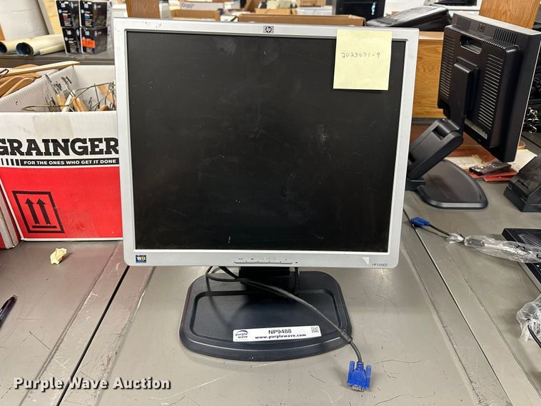 image for item NP9488 (10) HP monitors