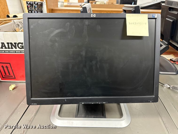 image for item NP9488 (10) HP monitors