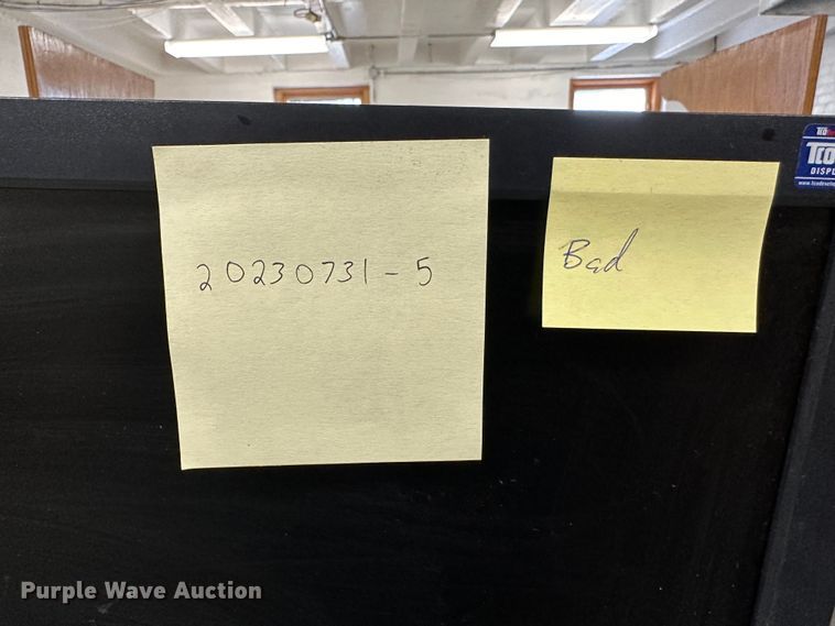 image for item NP9488 (10) HP monitors