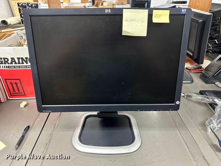 image for item NP9488 (10) HP monitors