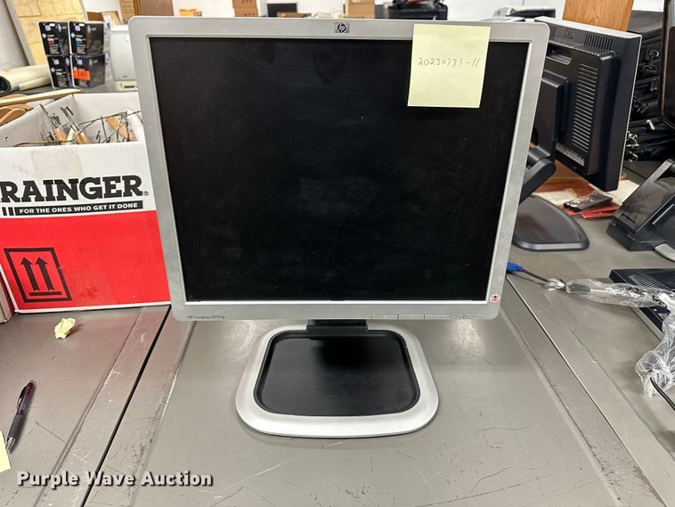 image for item NP9488 (10) HP monitors