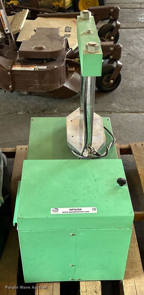 image for item NP9499 Marshall Pine AF850T  asphalt sample tester