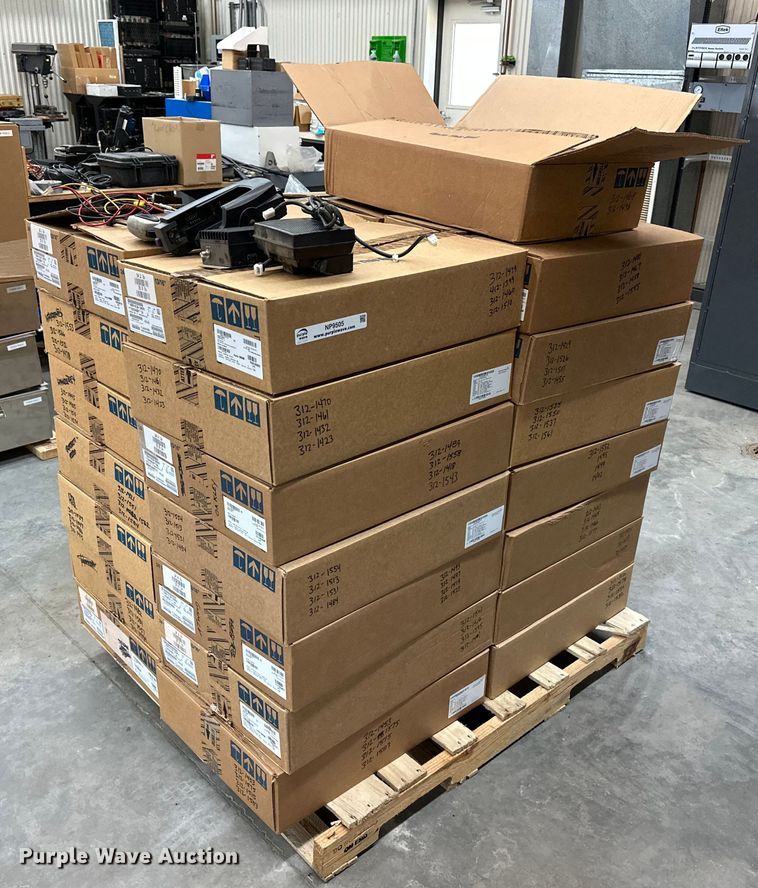 image for item NP9505 (114) Motorola radio adapters