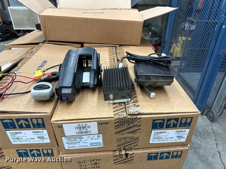 image for item NP9505 (114) Motorola radio adapters