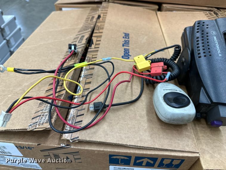 image for item NP9505 (114) Motorola radio adapters