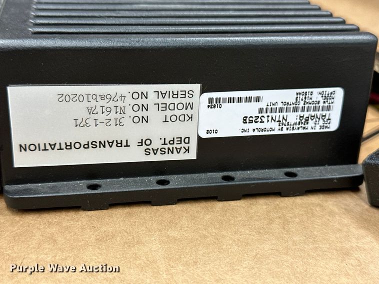 image for item NP9505 (114) Motorola radio adapters