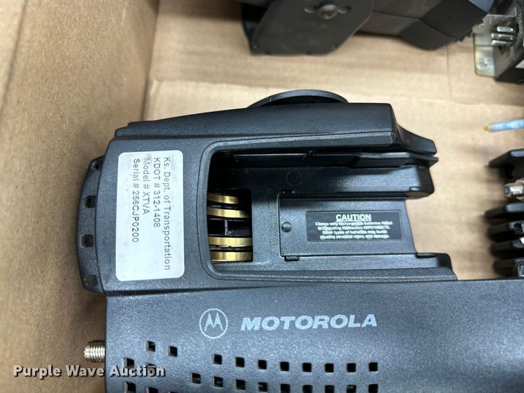 image for item NP9505 (114) Motorola radio adapters