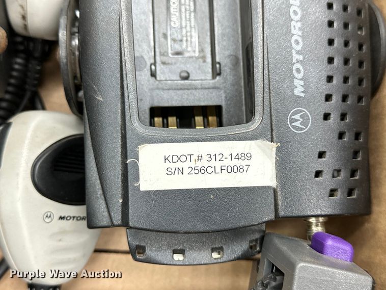 image for item NP9505 (114) Motorola radio adapters