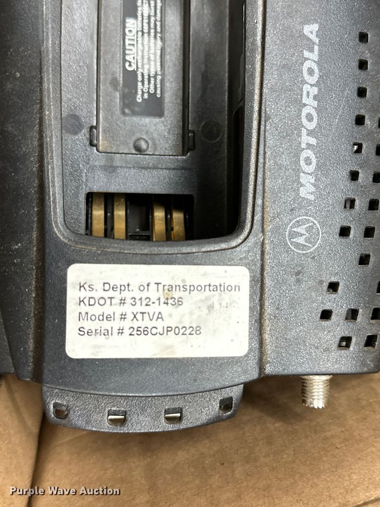 image for item NP9505 (114) Motorola radio adapters
