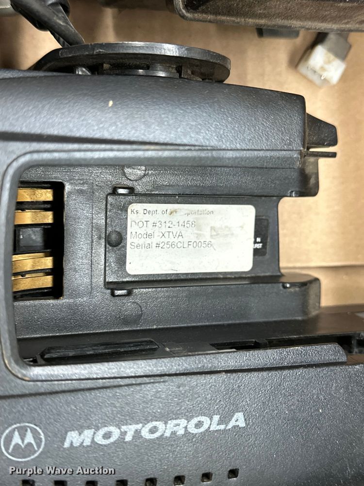 image for item NP9505 (114) Motorola radio adapters