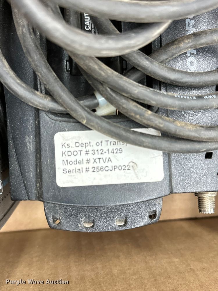 image for item NP9505 (114) Motorola radio adapters