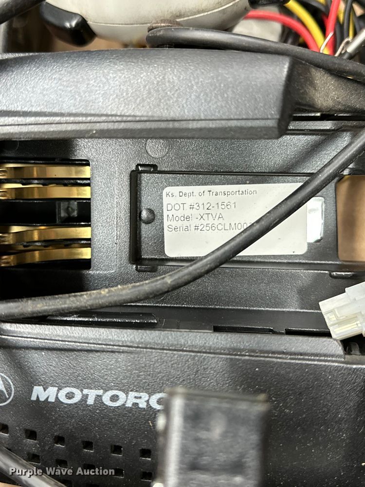 image for item NP9505 (114) Motorola radio adapters