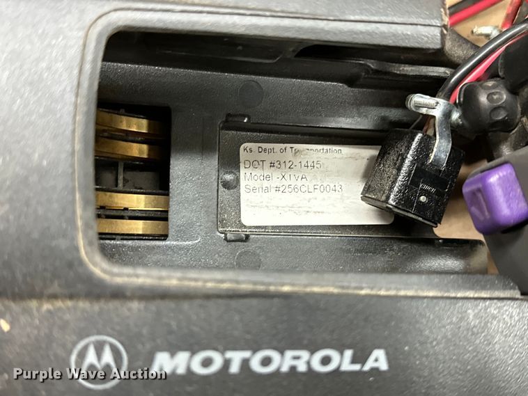 image for item NP9505 (114) Motorola radio adapters
