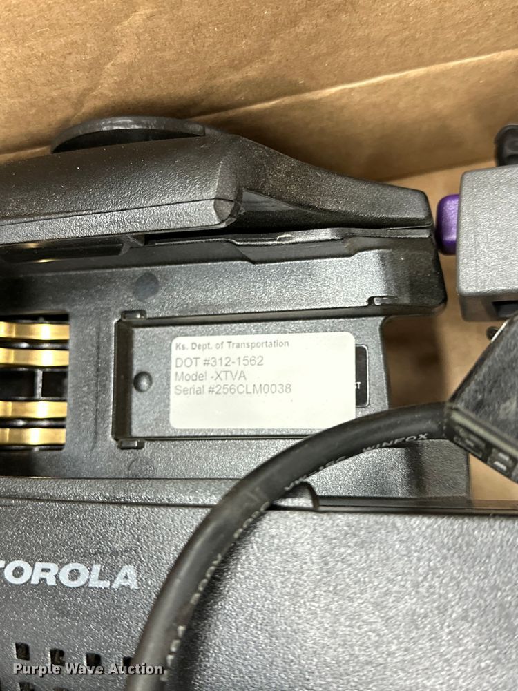 image for item NP9505 (114) Motorola radio adapters