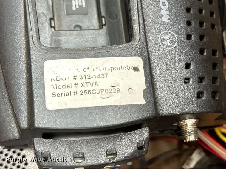 image for item NP9505 (114) Motorola radio adapters