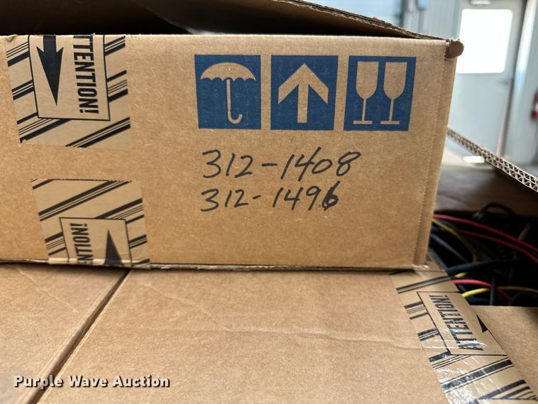 image for item NP9505 (114) Motorola radio adapters