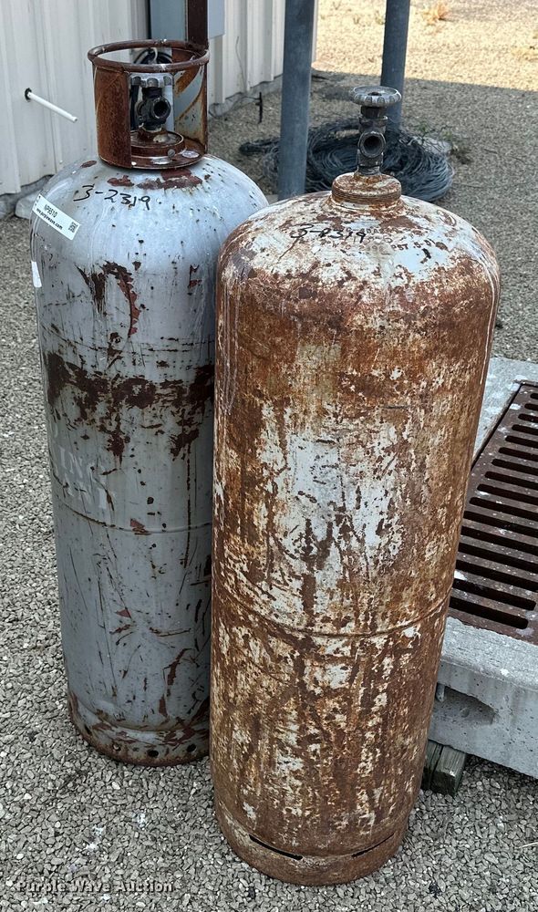 image for item NP9510 (2) 100 gallon propane tanks