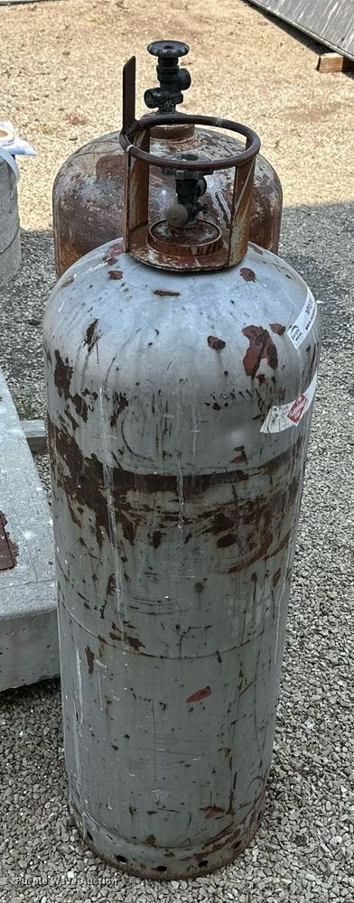 image for item NP9510 (2) 100 gallon propane tanks