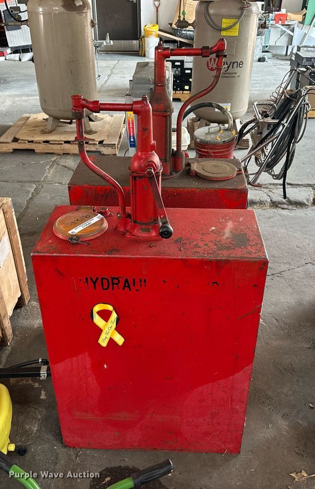 image for item NP9512 (2) 50 gallon tanks