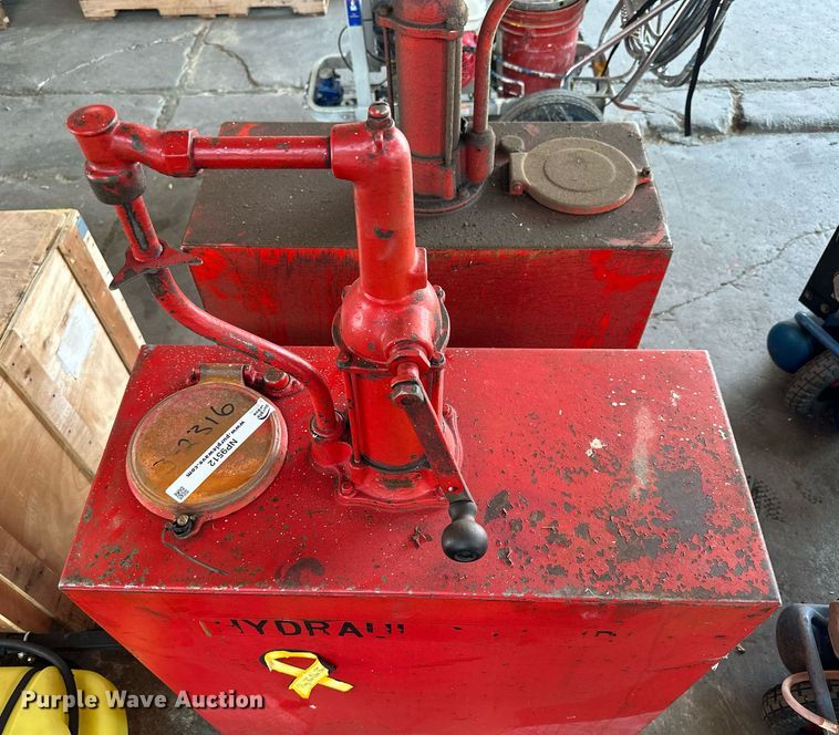 image for item NP9512 (2) 50 gallon tanks