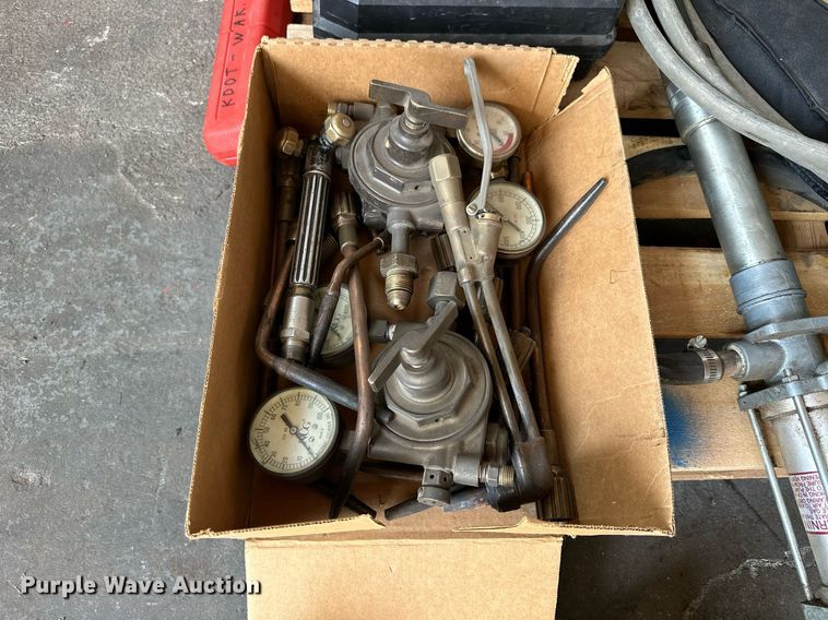 image for item NP9515 (12) tools