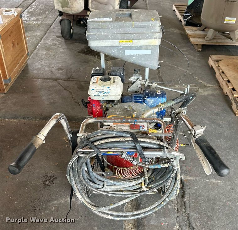 image for item NP9516 2001 Graco Line Lazer II 5900  paint striper