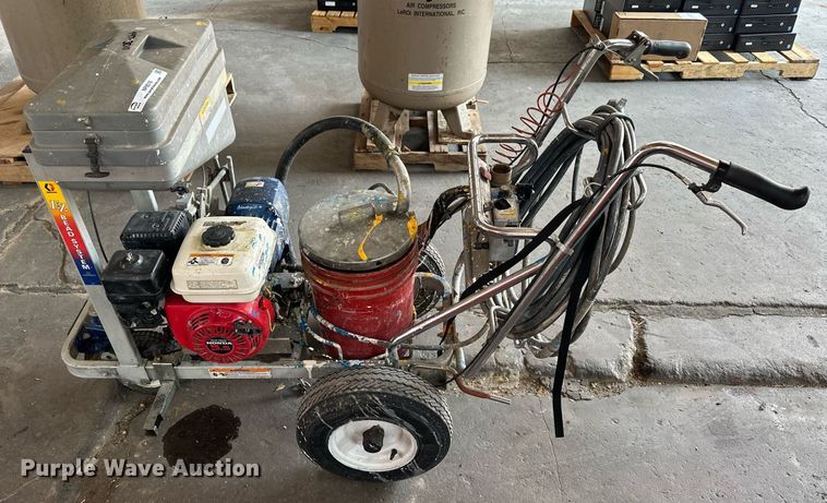 image for item NP9516 2001 Graco Line Lazer II 5900  paint striper