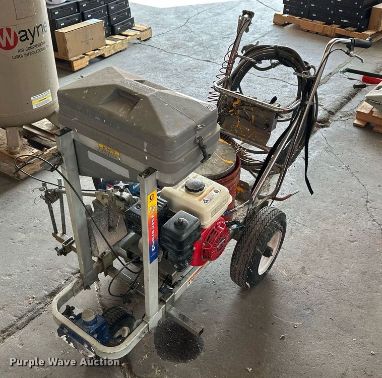 image for item NP9516 2001 Graco Line Lazer II 5900  paint striper