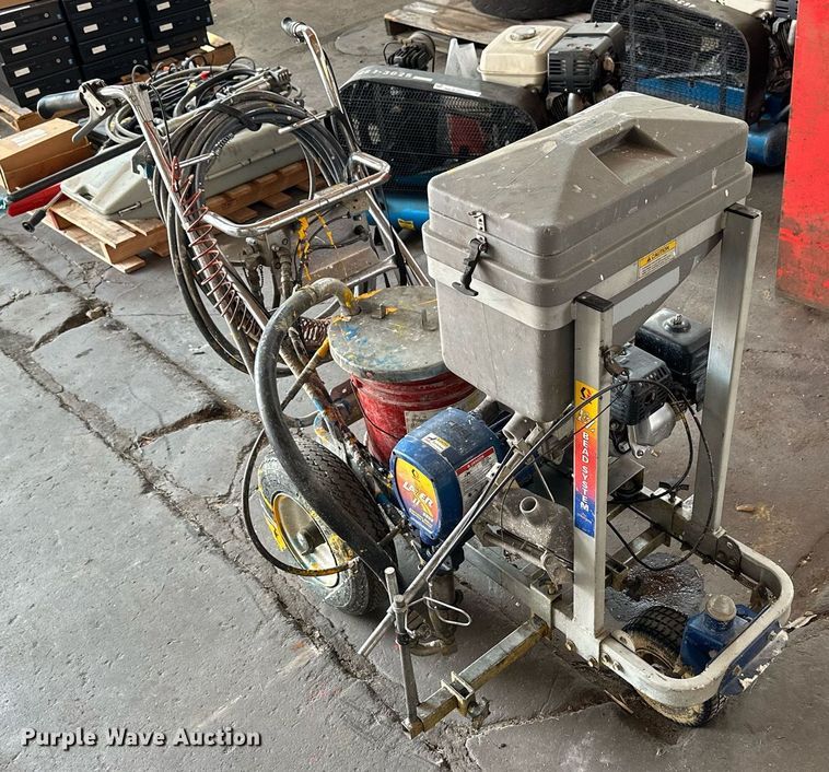 image for item NP9516 2001 Graco Line Lazer II 5900  paint striper