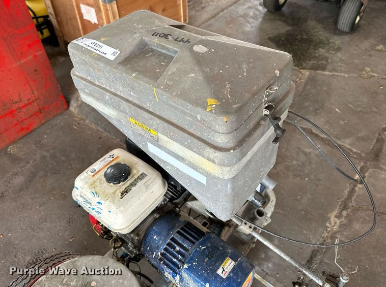 image for item NP9516 2001 Graco Line Lazer II 5900  paint striper