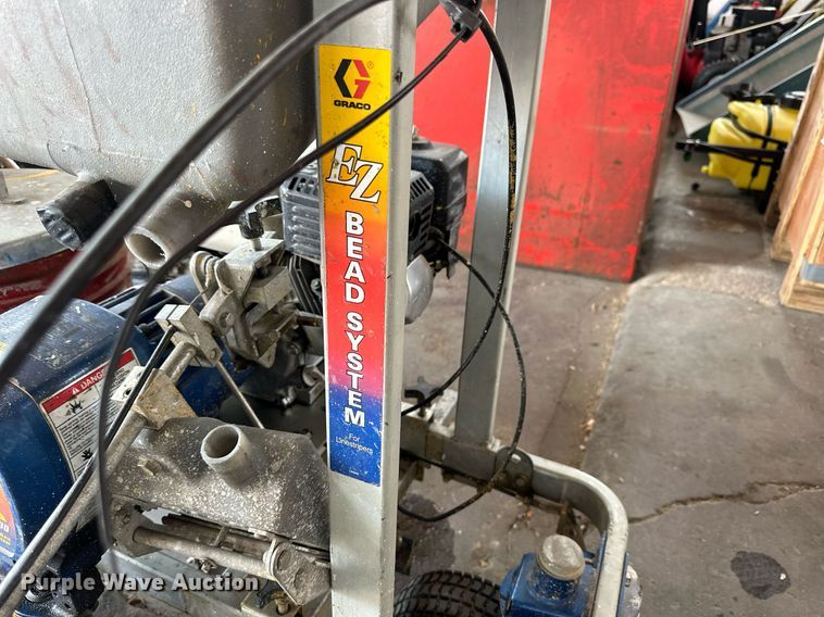 image for item NP9516 2001 Graco Line Lazer II 5900  paint striper