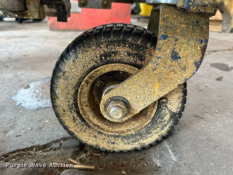 image for item NP9516 2001 Graco Line Lazer II 5900  paint striper