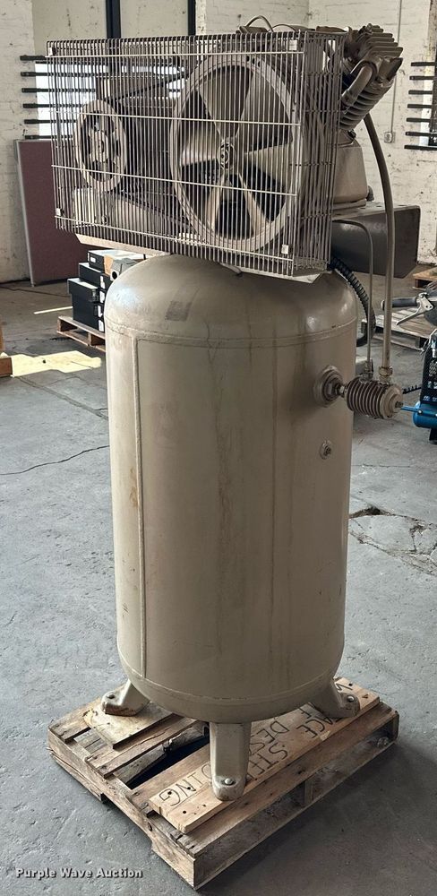 image for item NP9517 1994 Wayne  air compressor