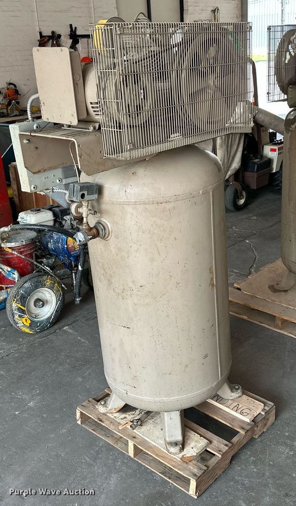 image for item NP9517 1994 Wayne  air compressor