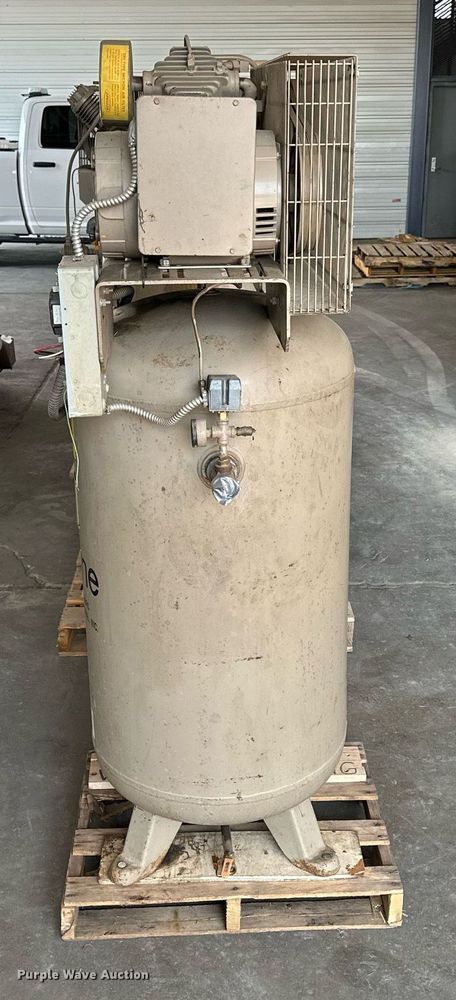 image for item NP9517 1994 Wayne  air compressor