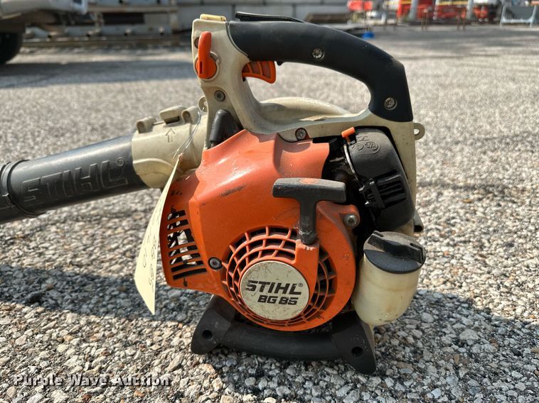 image for item NV9273 Lawn and garden equipment