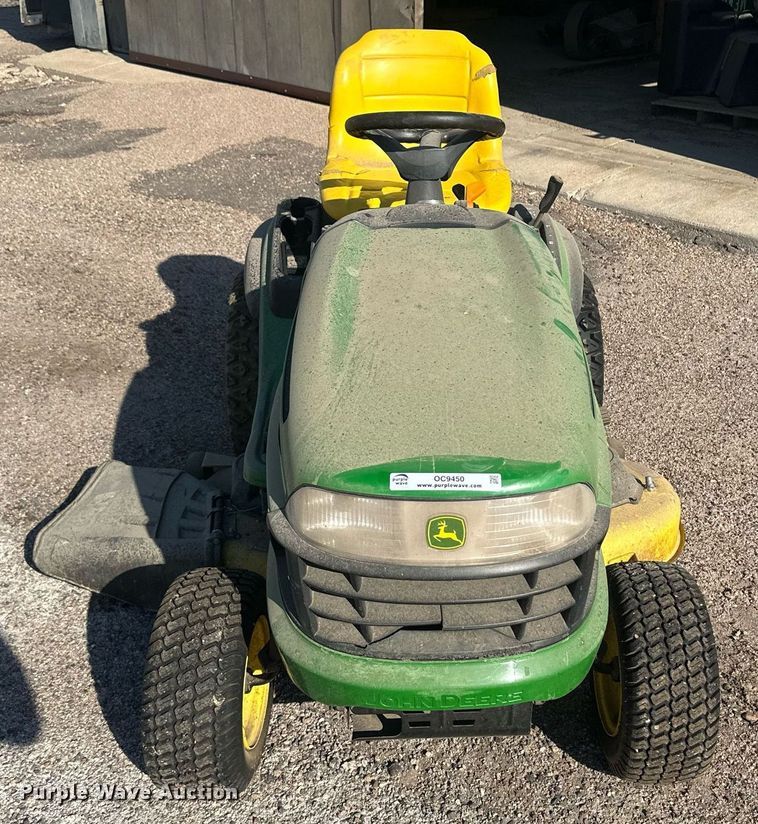 image for item OC9450 2007 John Deere LA140  lawn mower